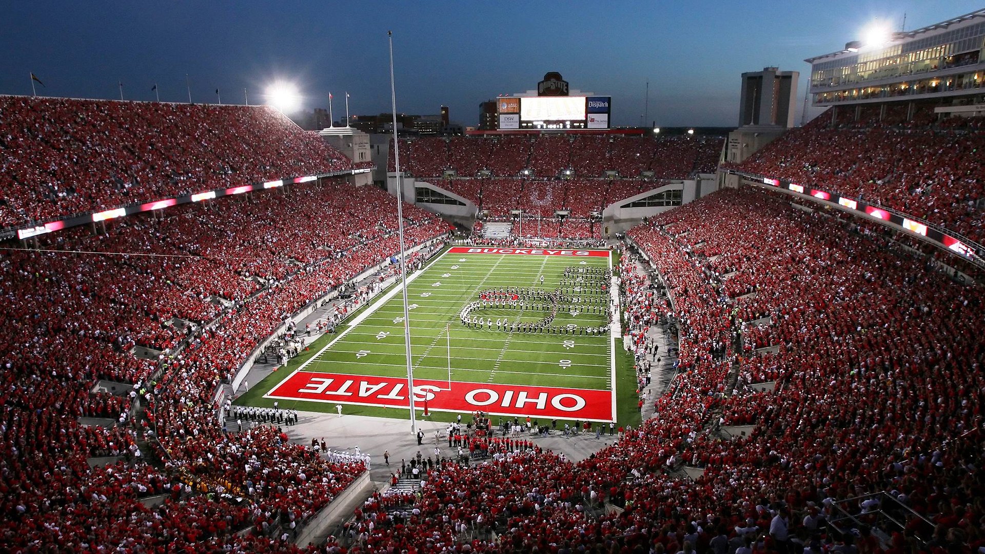 英超裁判采用最新技术,判罚更精准,2021赛季英超裁判